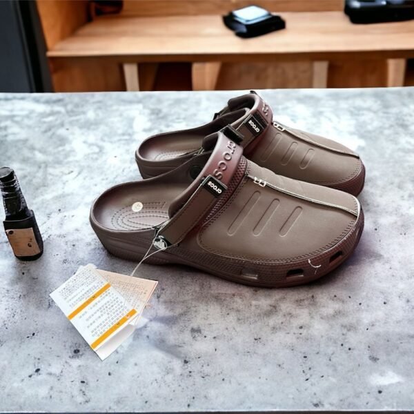 CROCS YUKOON FOR MEN'S  ( BROWN )