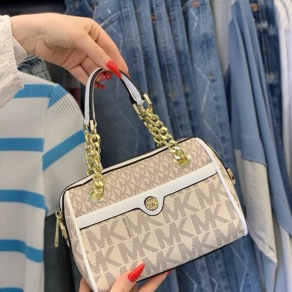 Michael Kors Blair Boston With OG Box & Dust Bag (22312 Beige White)